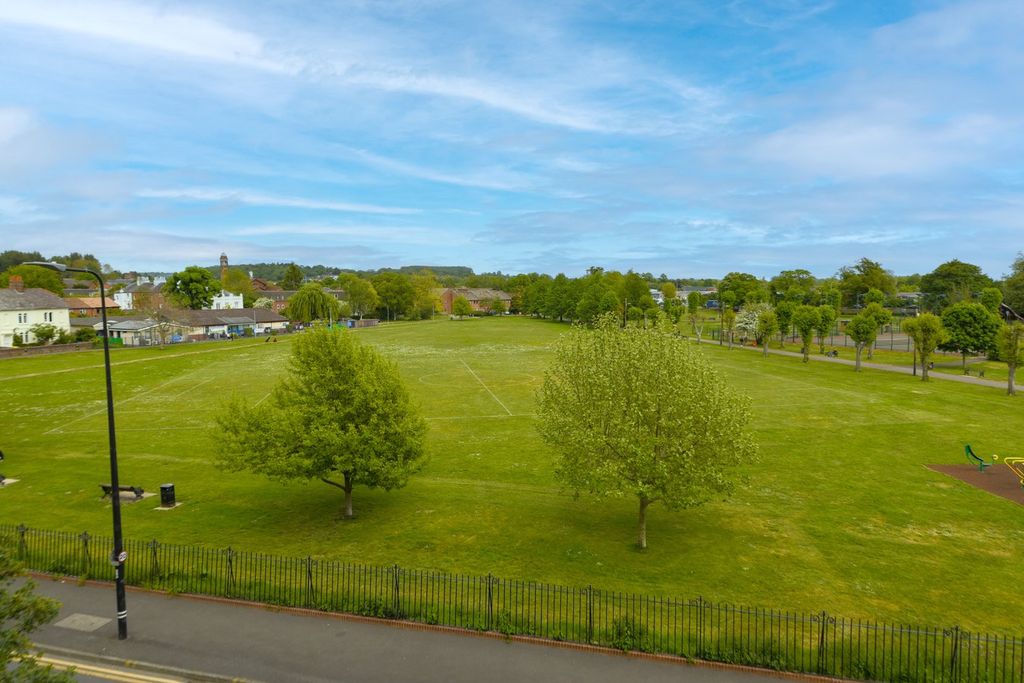 Additional image 15 of 2 bed flat for salePark Way, Newbury RG14