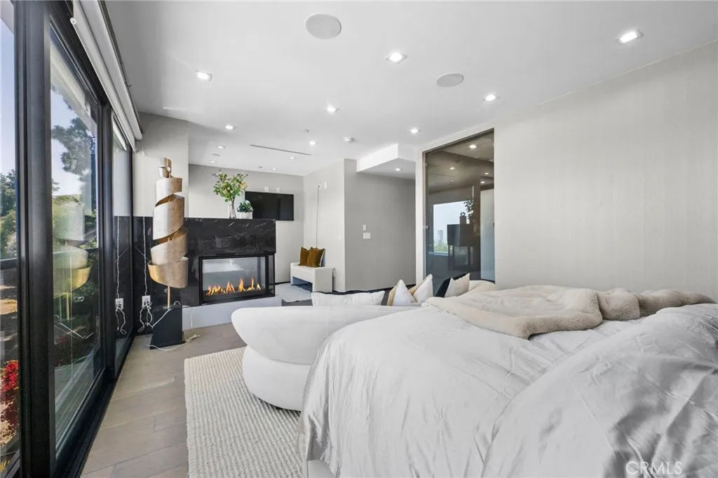 Additional image 49 of 2033 Glencoe Way, Los Angeles, CA 90068