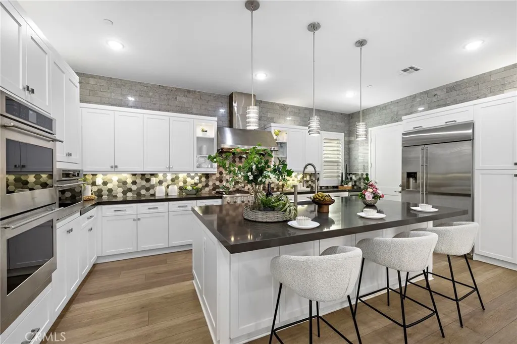Additional image 82 of 53 Lunar, Irvine, CA 92618