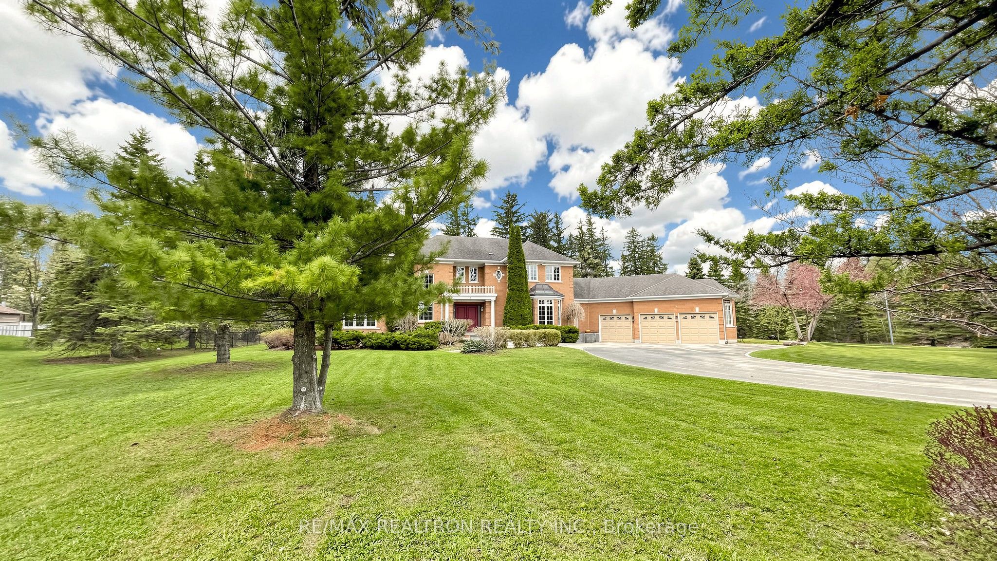 3 Summit Trail Drive, Richmond Hill, ON, L4E 3S7