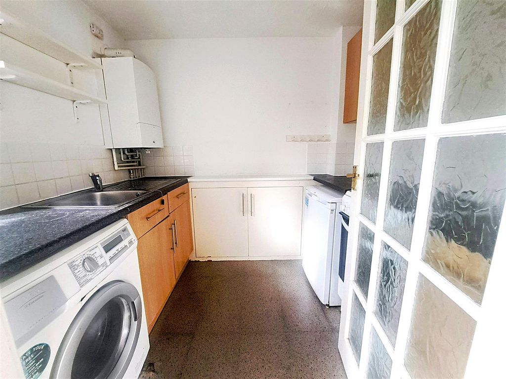 Additional image 3 of 1 bed flat for saleDe Montfort Road, Lewes BN7