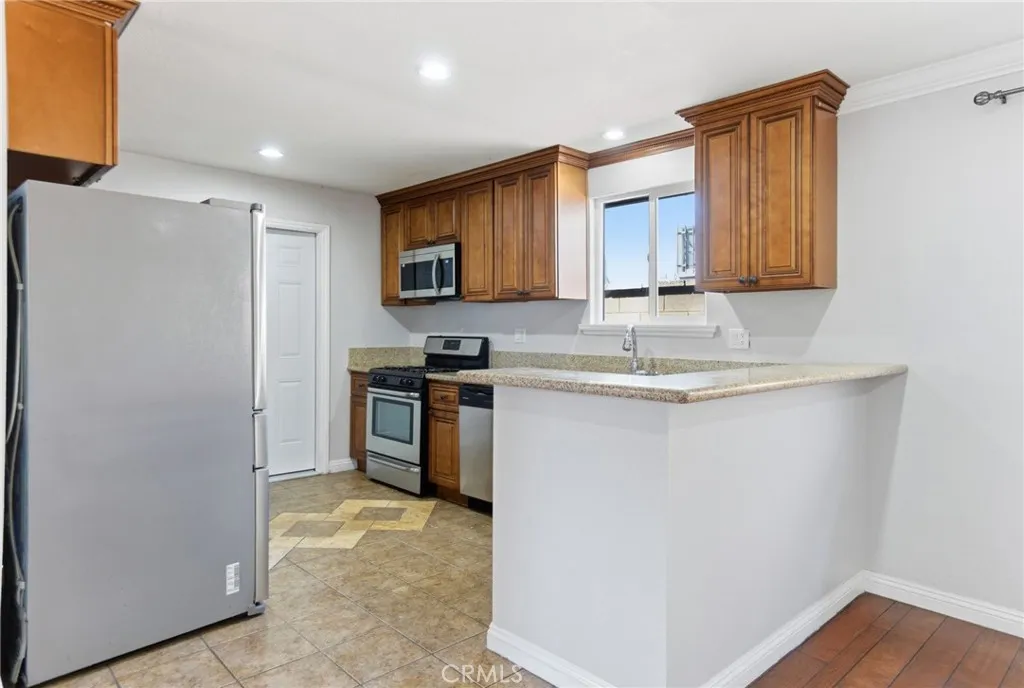 Additional image 95 of 2083 S Cedar Street, Santa Ana, CA 92707