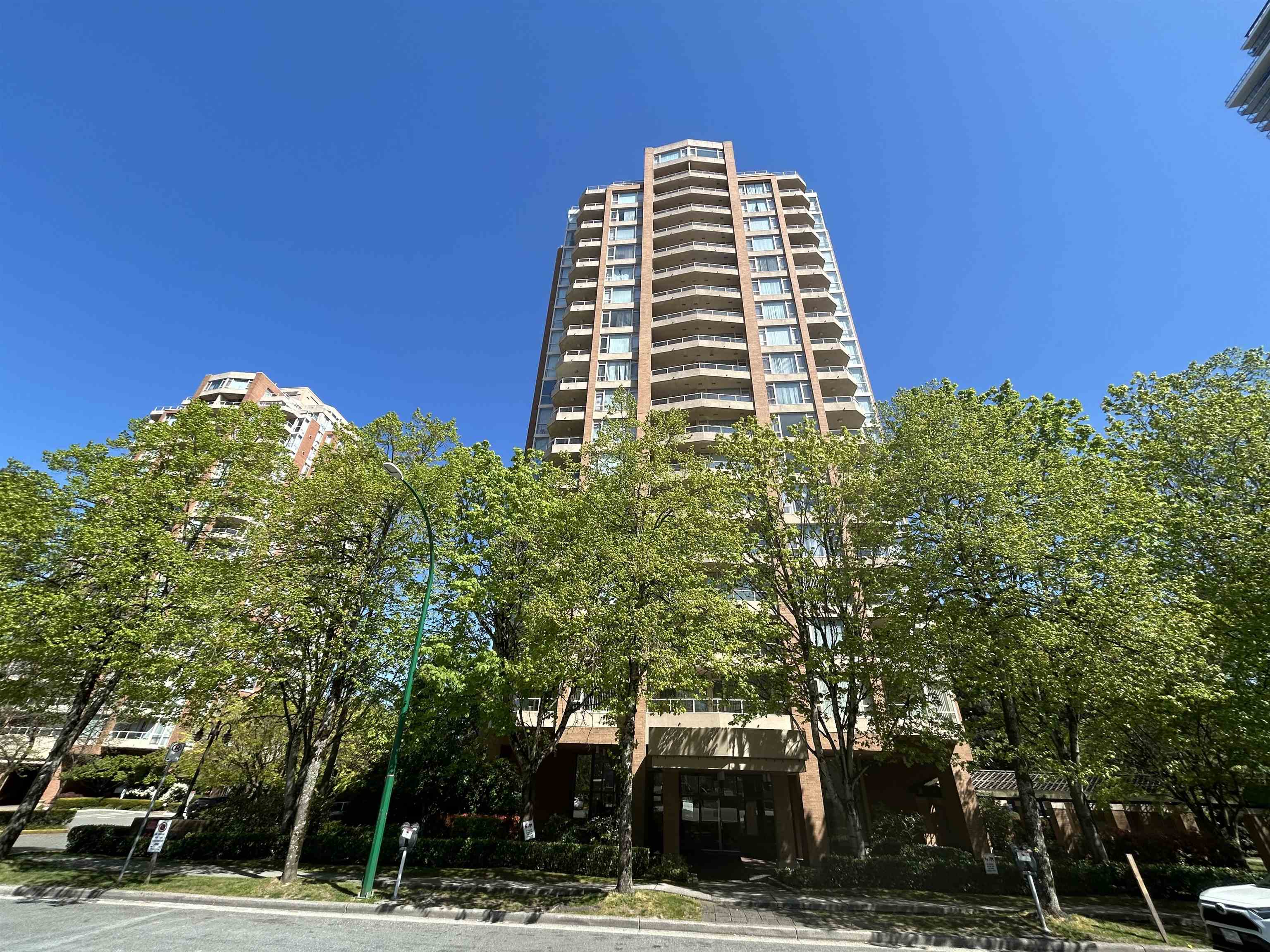 801-4689 Hazel Street, Burnaby, BC, V5H 4R6 photo 2