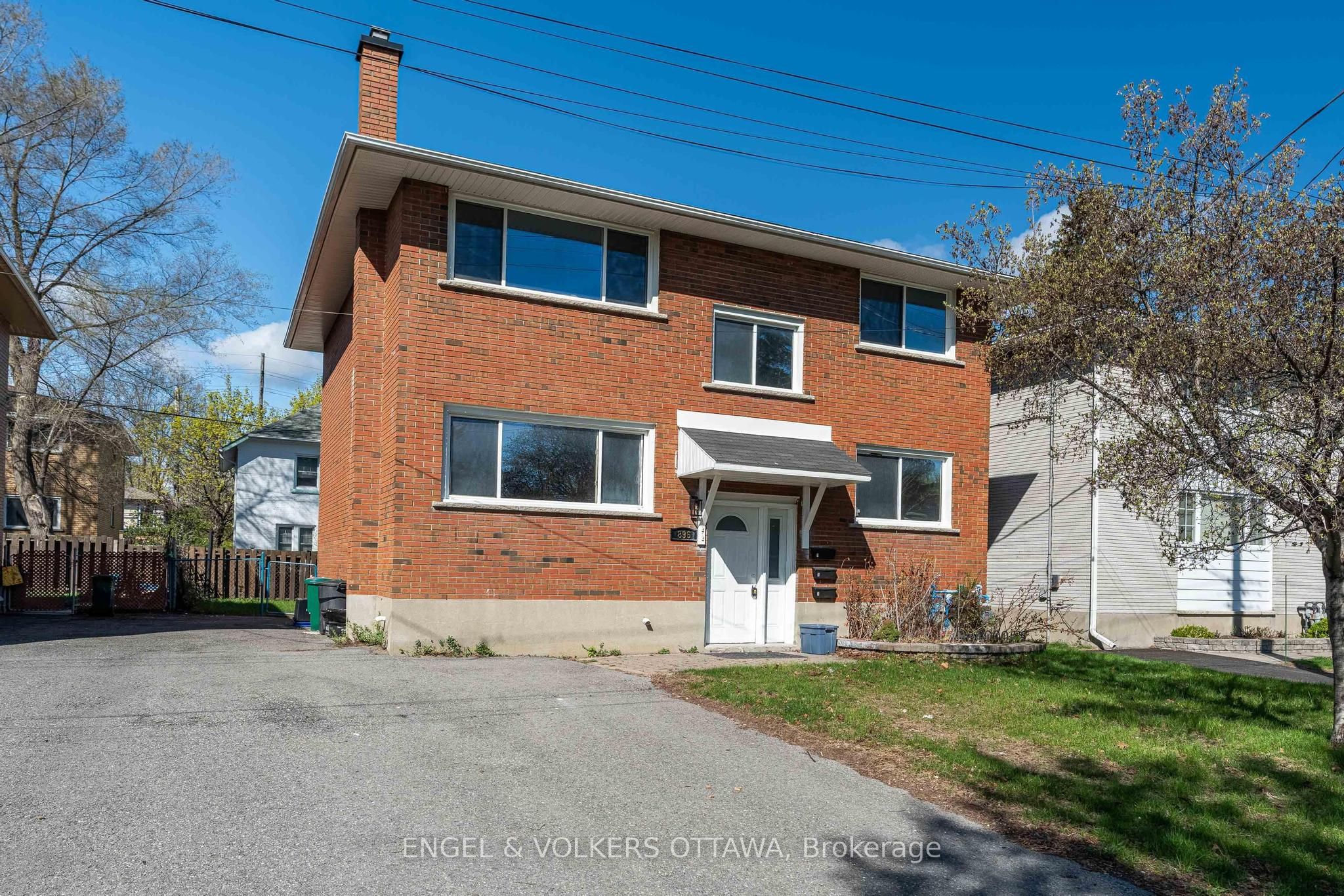 1-896 Pinewood Crescent, Ottawa, ON, K2B 5Y4