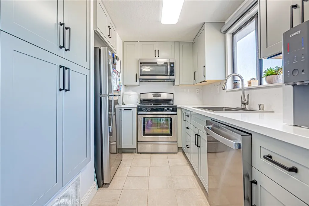 Additional image 30 of 301 W Gladstone Street Unit 13, Azusa, CA 91702