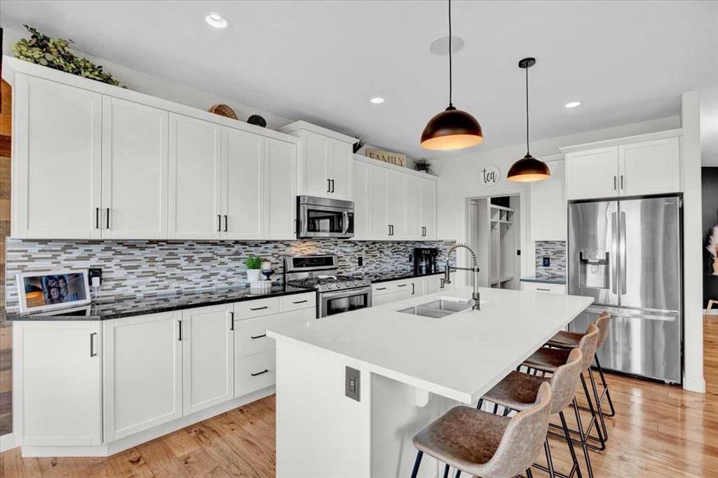 142 Fireside Bend, Cochrane, AB, T4C0V5 photo 2