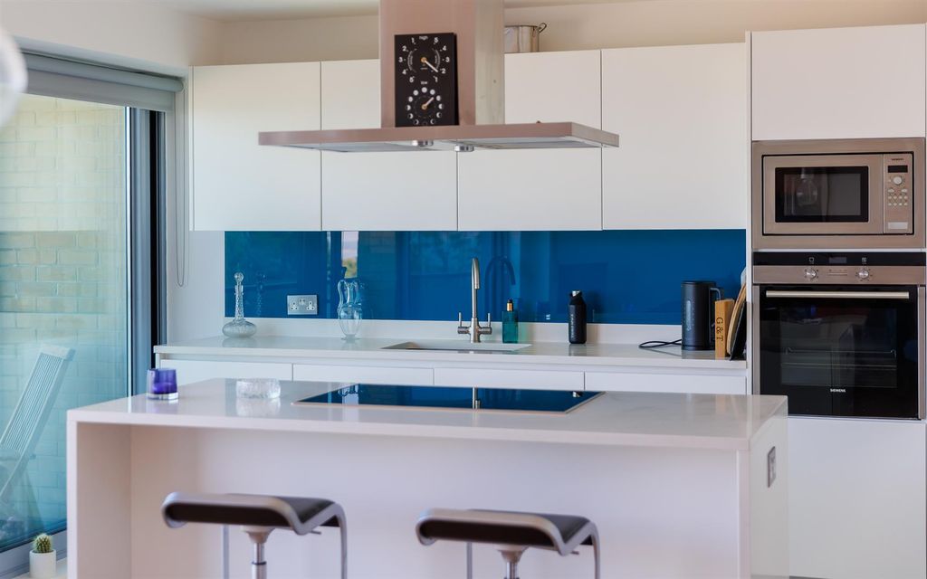 Additional image 7 of 3 bed flat for saleCowes, Isle Of Wight PO31