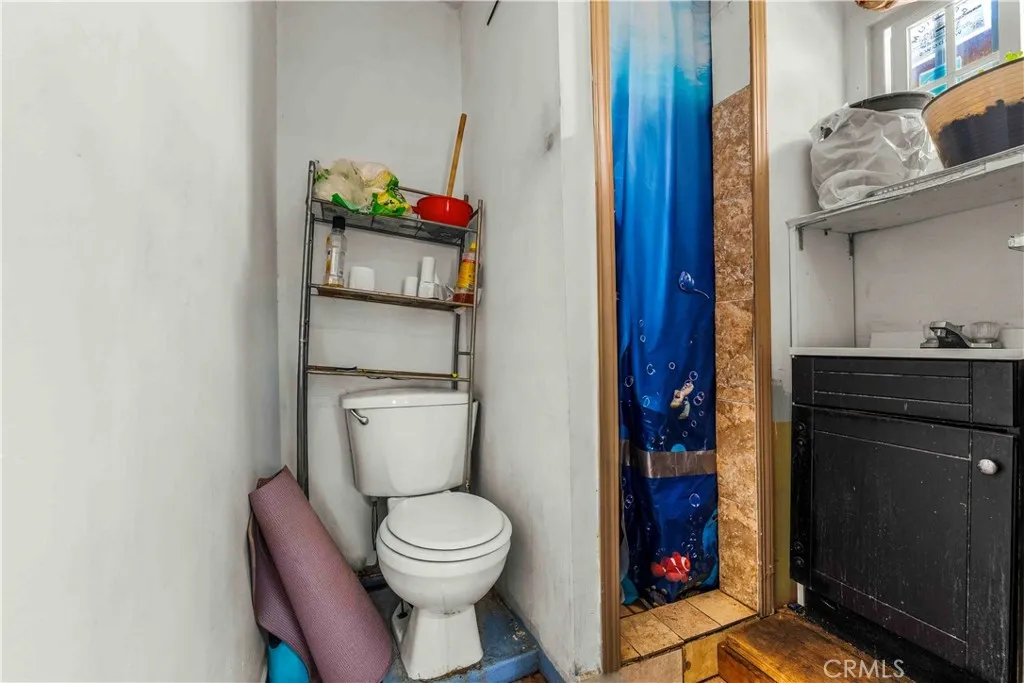 Additional image 40 of 1508 E Queensdale St, Compton, CA 90221