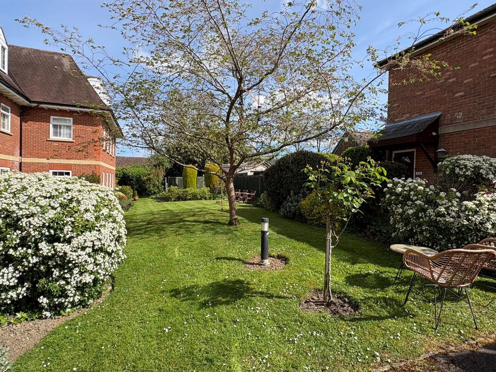 Additional image 8 of 2 bed flat for saleStanford Orchard, Warnham, Horsham RH12