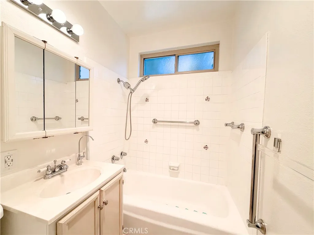 Additional image 13 of 6041 Fountain Park Lane Unit 11, Woodland Hills, CA 91367