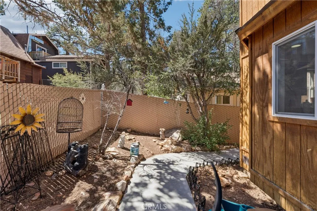 Additional image 32 of 879 Spruce Lane, Sugarloaf, CA 92386