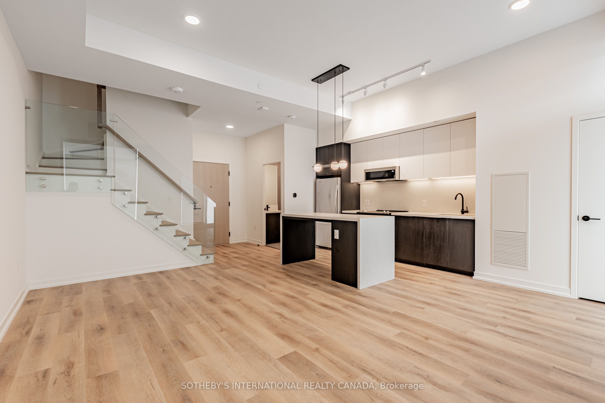 Additional image 5 of 104-31 York Garden Way, Toronto, ON, M6A 2V1
