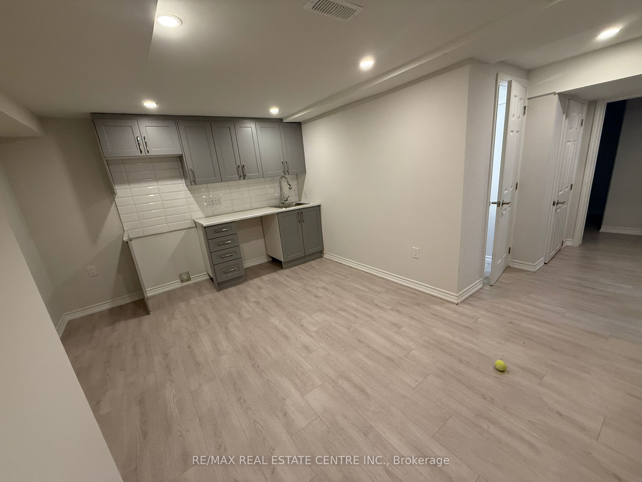 33 Lacewood Crescent, Brampton, ON, L6S 3K3 photo 3
