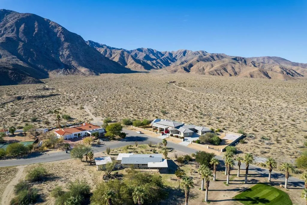 305 Catarina Dr, Borrego Springs, CA 92004