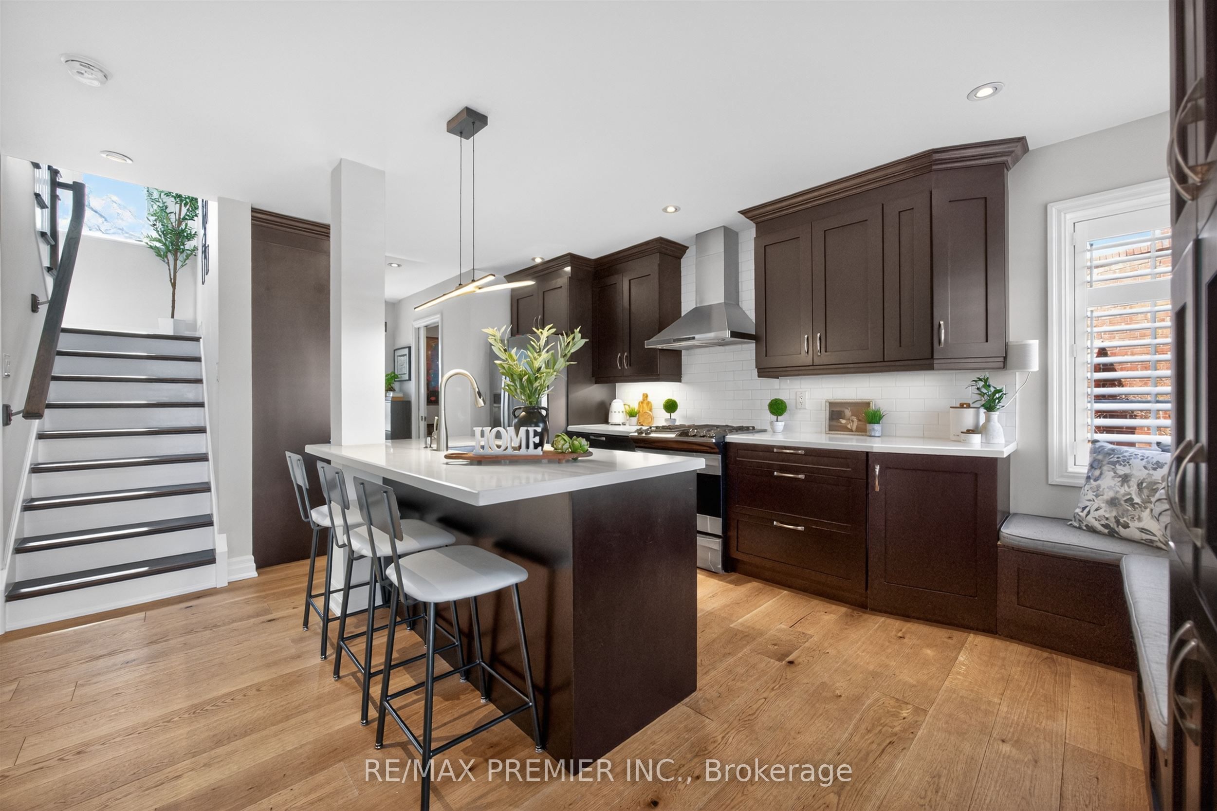 Additional image 4 of 19 Park Lane, Toronto, ON, M8Y 1R7