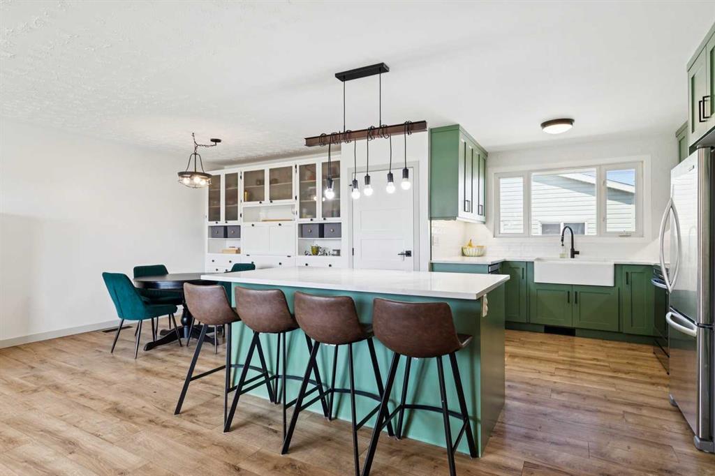 Additional image 2 of 4604 Fordham Crescent SE, Calgary, AB, T2A 2A4