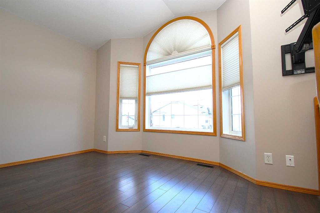 Additional image 5 of 188 Deschner Close, Red Deer, AB, T4R 3C3