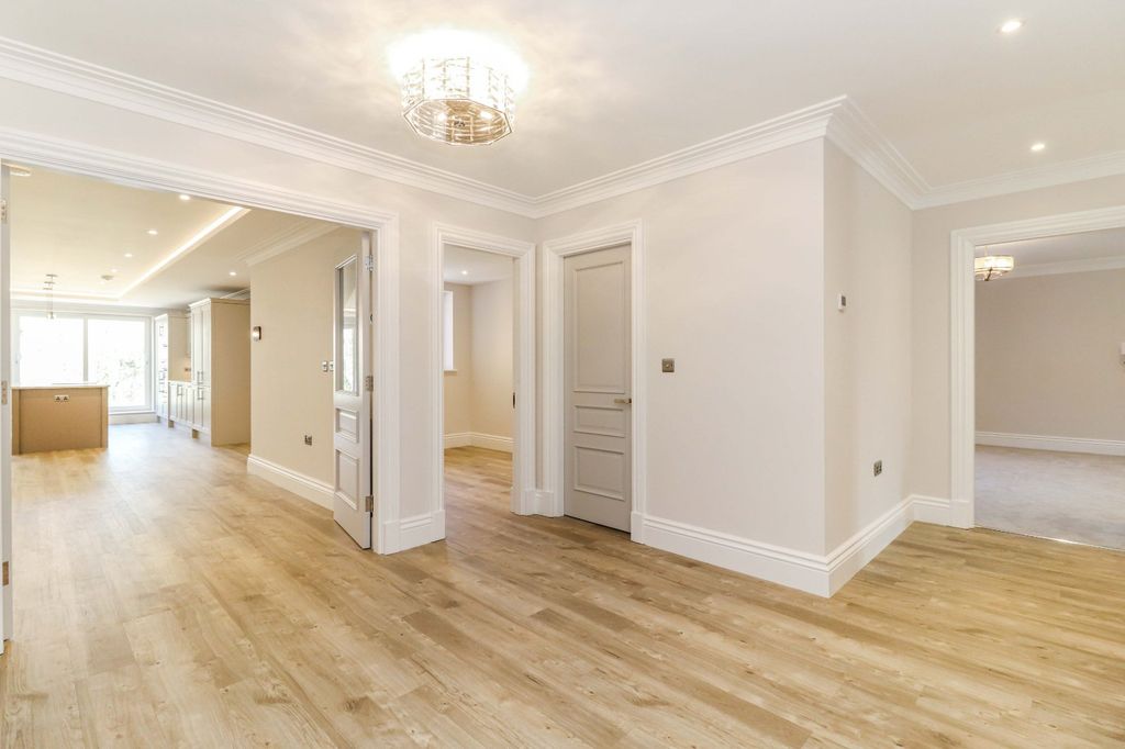 Additional image 12 of 3 bed flat for saleGregories Road, Beaconsfield, Buckinghamshire HP9