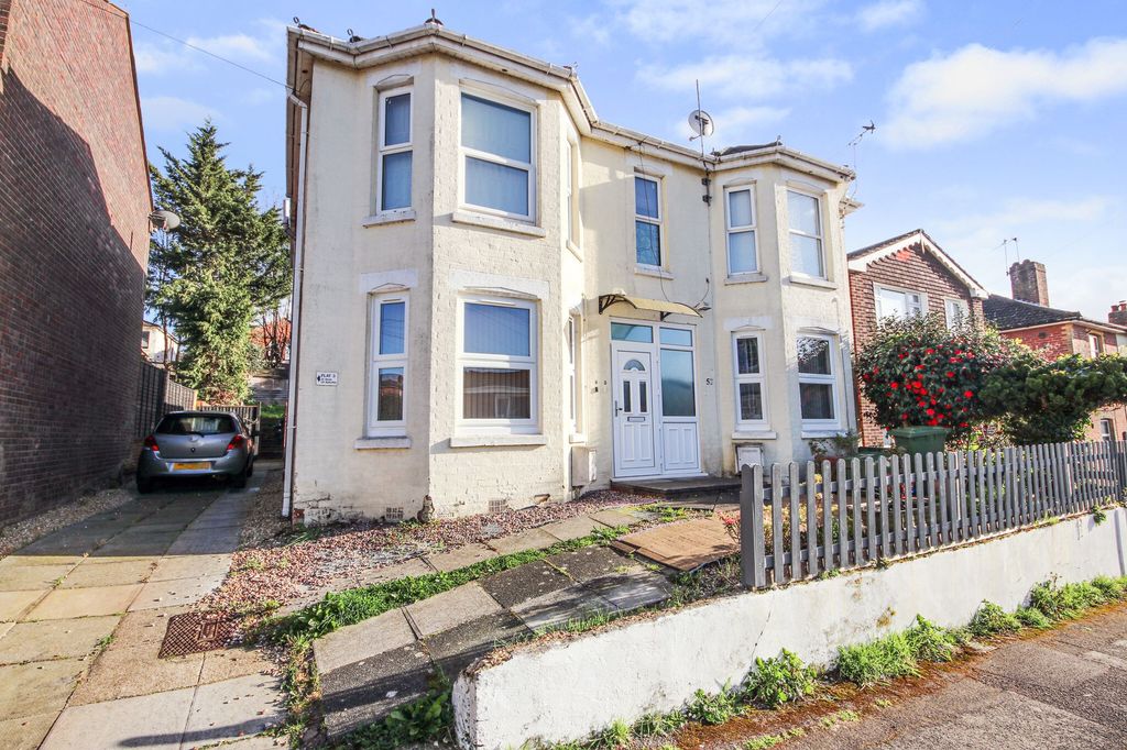 2 bed flat for sale52 Glen Road, Woolston SO19