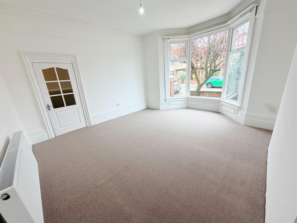 Additional image 7 of 5 bed semi-detached house for saleHutton Avenue, Hartlepool TS26