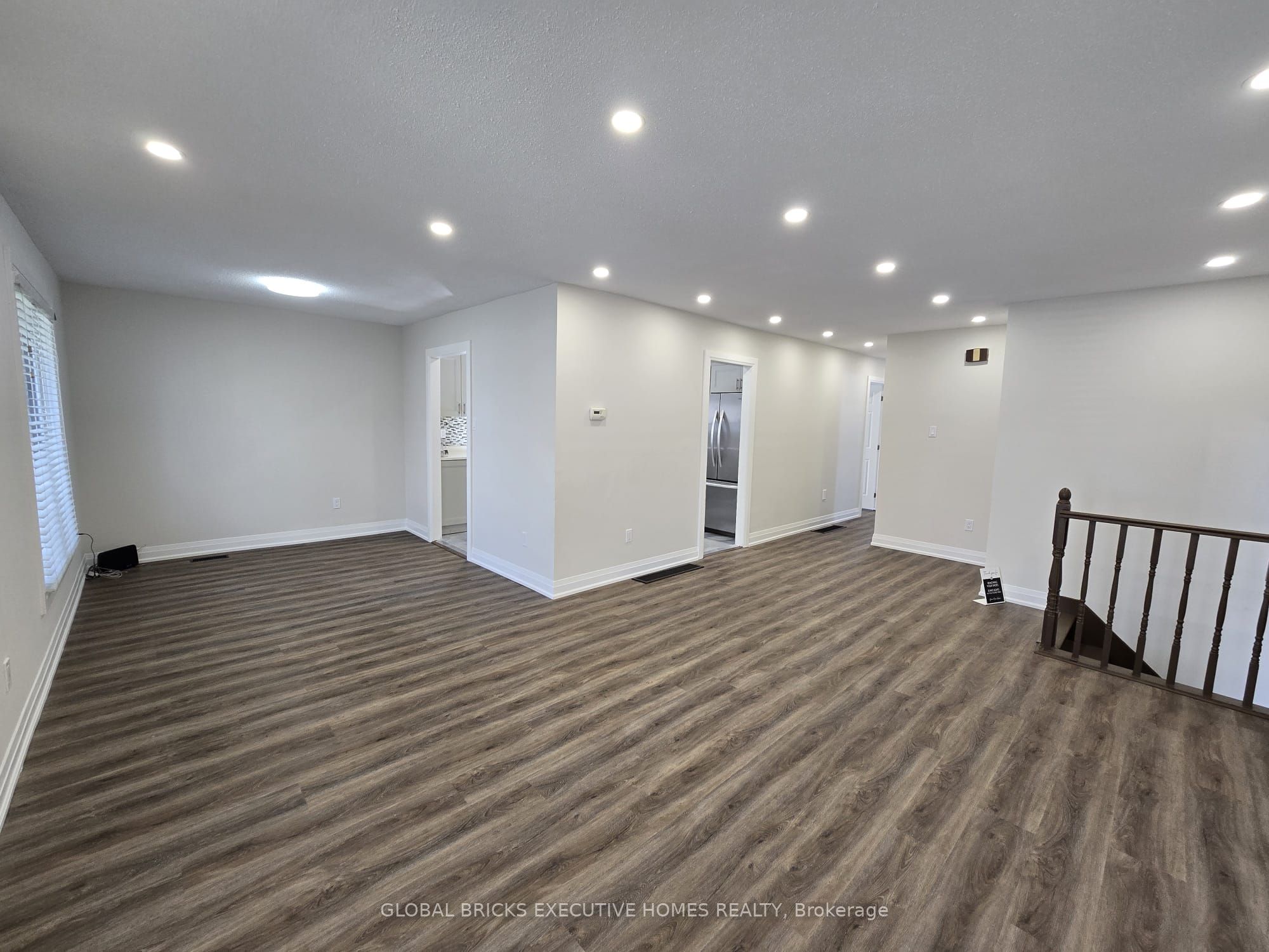 Additional image 4 of Main-3285 Lansdown Drive, Burlington, ON, L7M 1S4