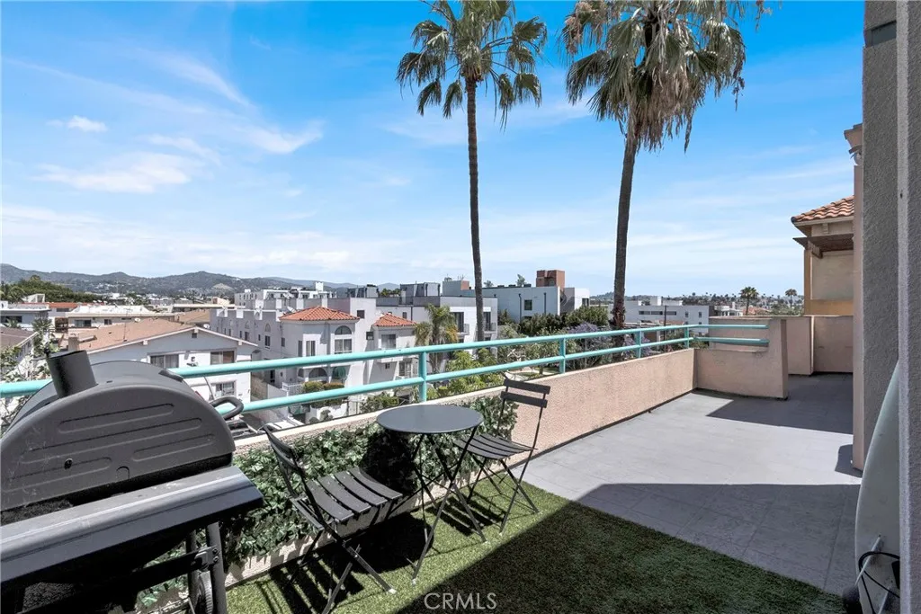 Additional image 24 of 4830 Elmwood Avenue Unit 302, Los Angeles, CA 90004