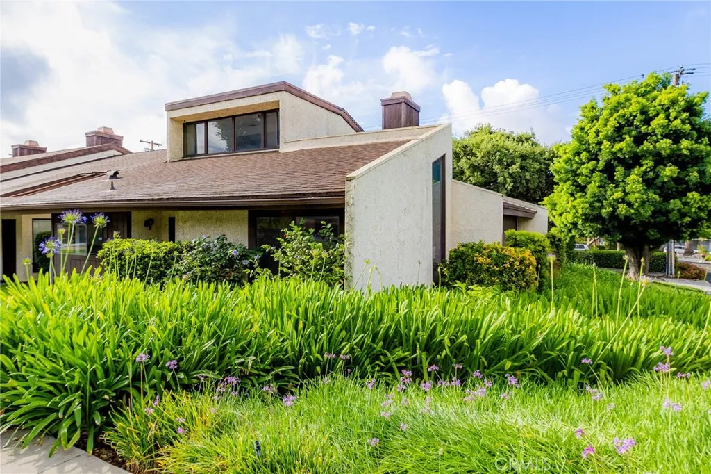 768 W Foothill Blvd, Monrovia, CA 91016