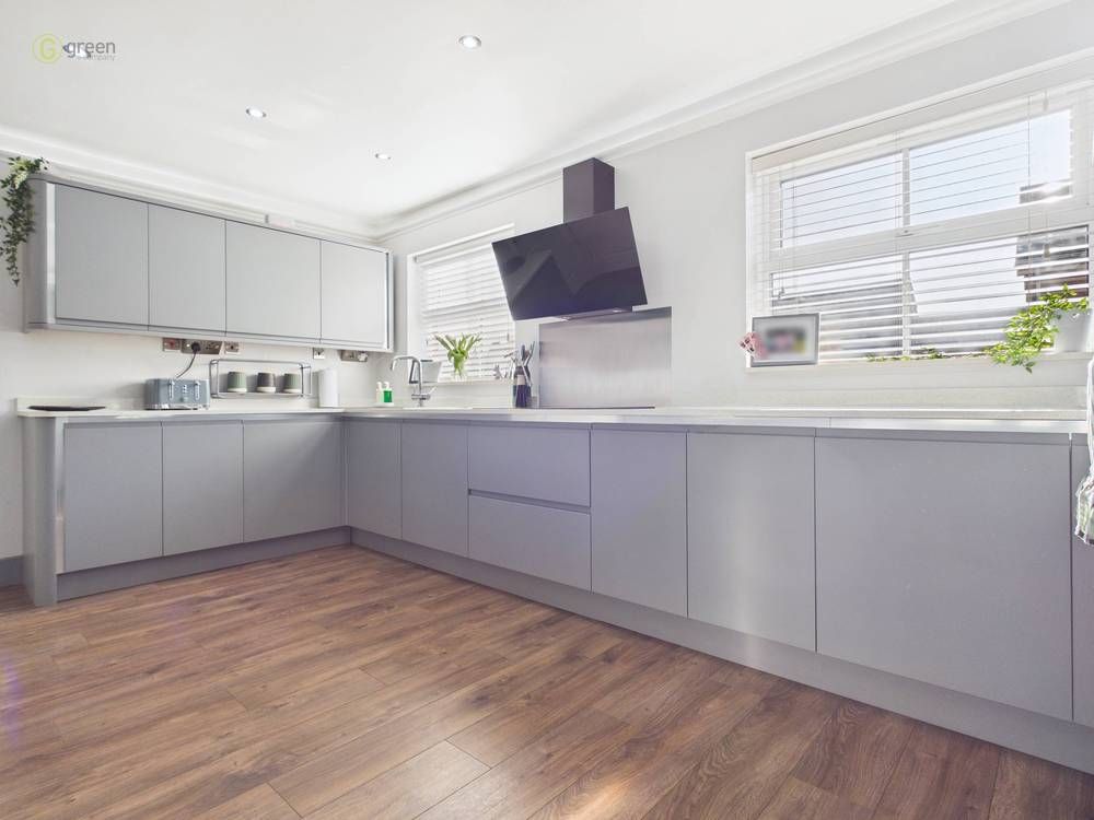 5 bed detached house for saleMaple Leaf Drive, Marston Green, Solihull B37 photo 5