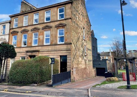 Room At Dalhousie Street, City Centre, Glasgow G3