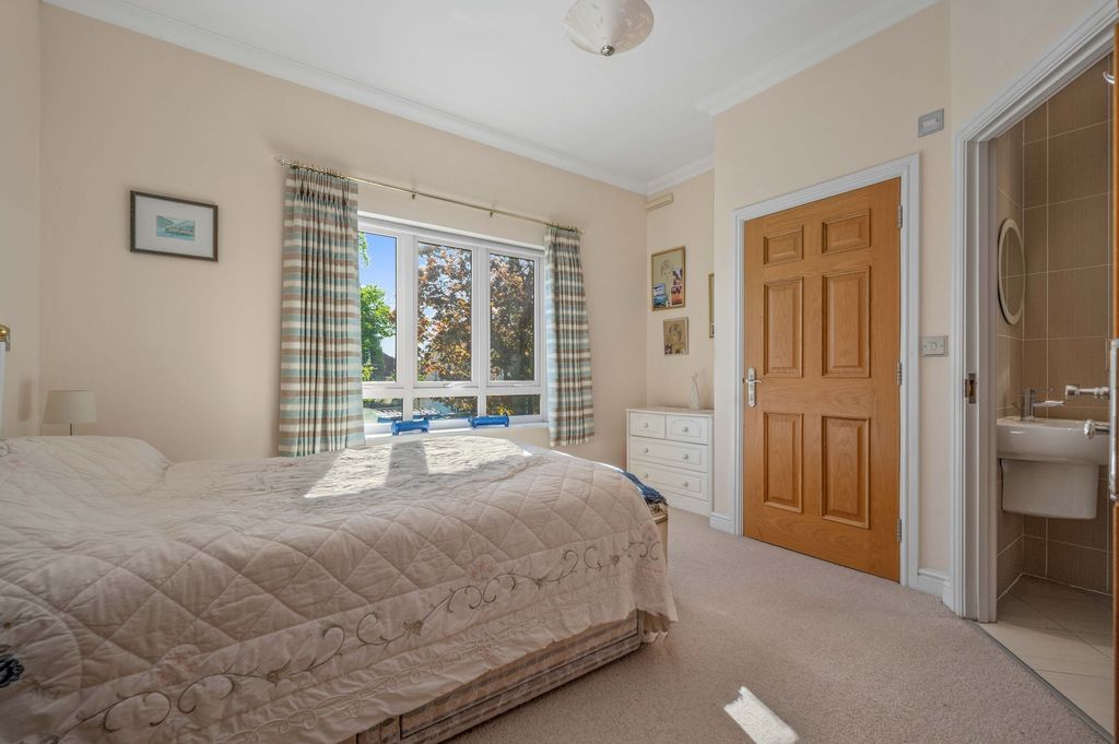 Additional image 8 of 2 bed flat for saleShipston Road, Stratford-Upon-Avon CV37
