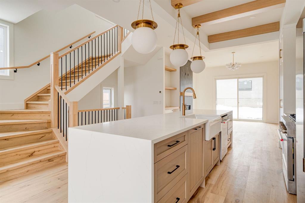 Additional image 6 of 2447 29 SW, Calgary, AB, T2T1P1
