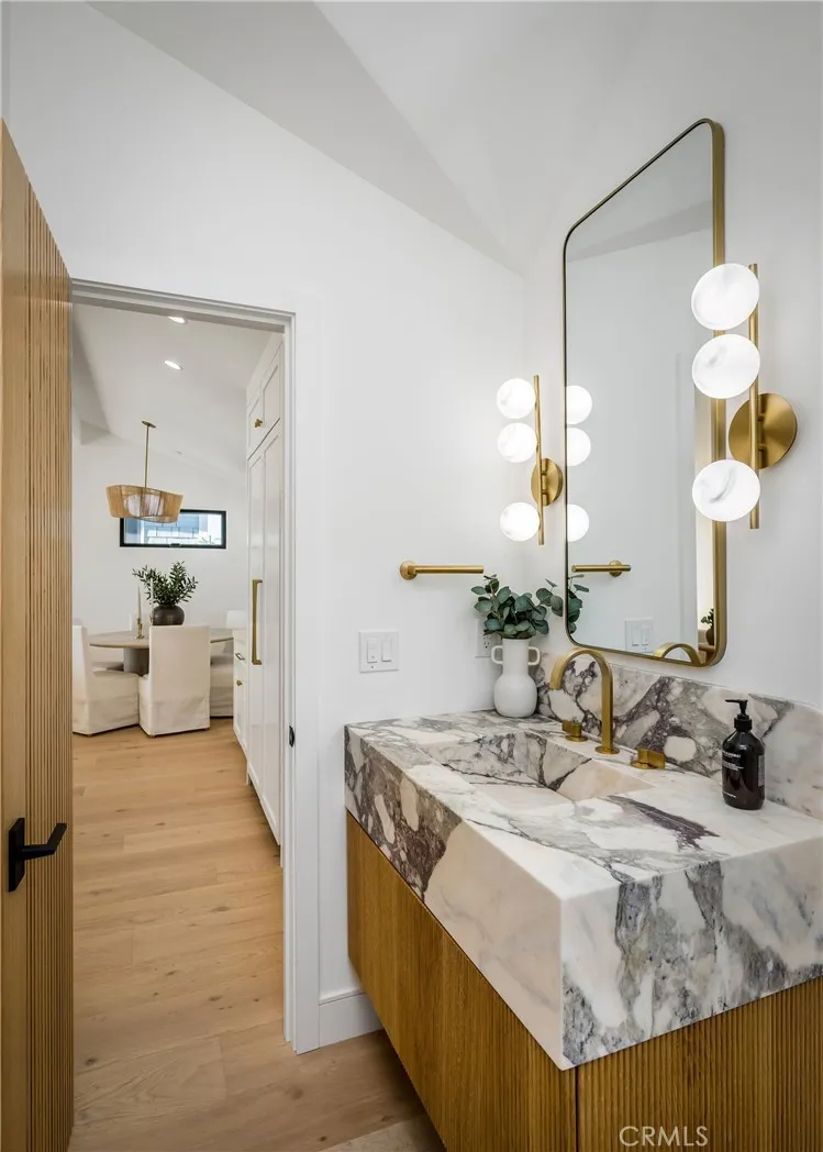 Additional image 90 of 89 Bayview Dr, Manhattan Beach, CA 90266