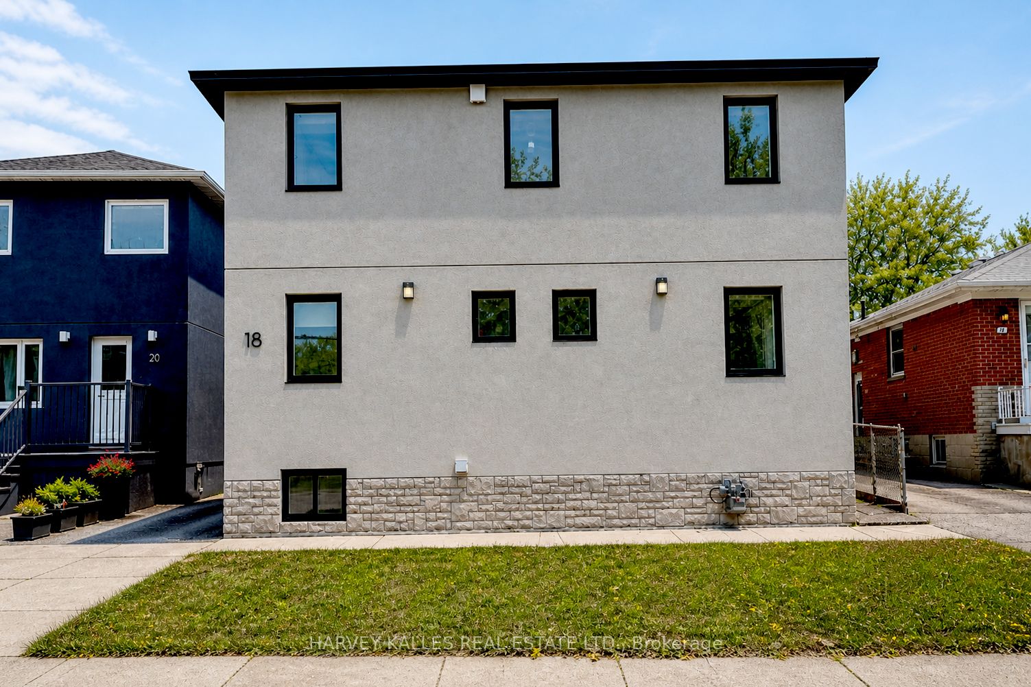 Additional image 3 of 18 Cavell Avenue, Toronto, ON, M8V 1P2