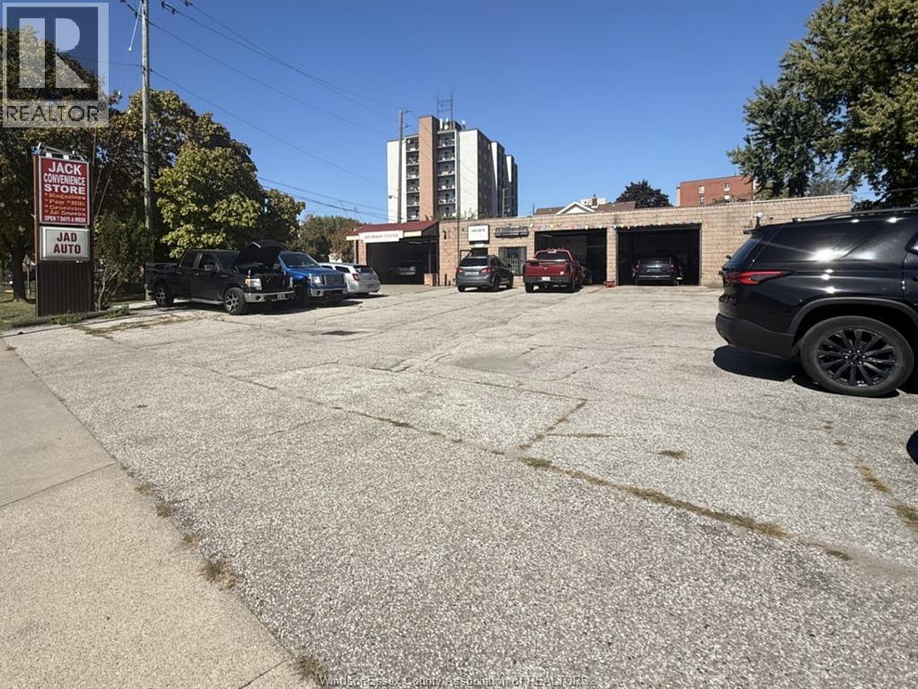 Additional image 2 of 3414 Wyandotte Street East, Windsor, ON, N8Y1G1