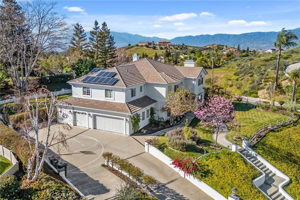 1703 Kyle Lane, Redlands, CA 92373 photo 2