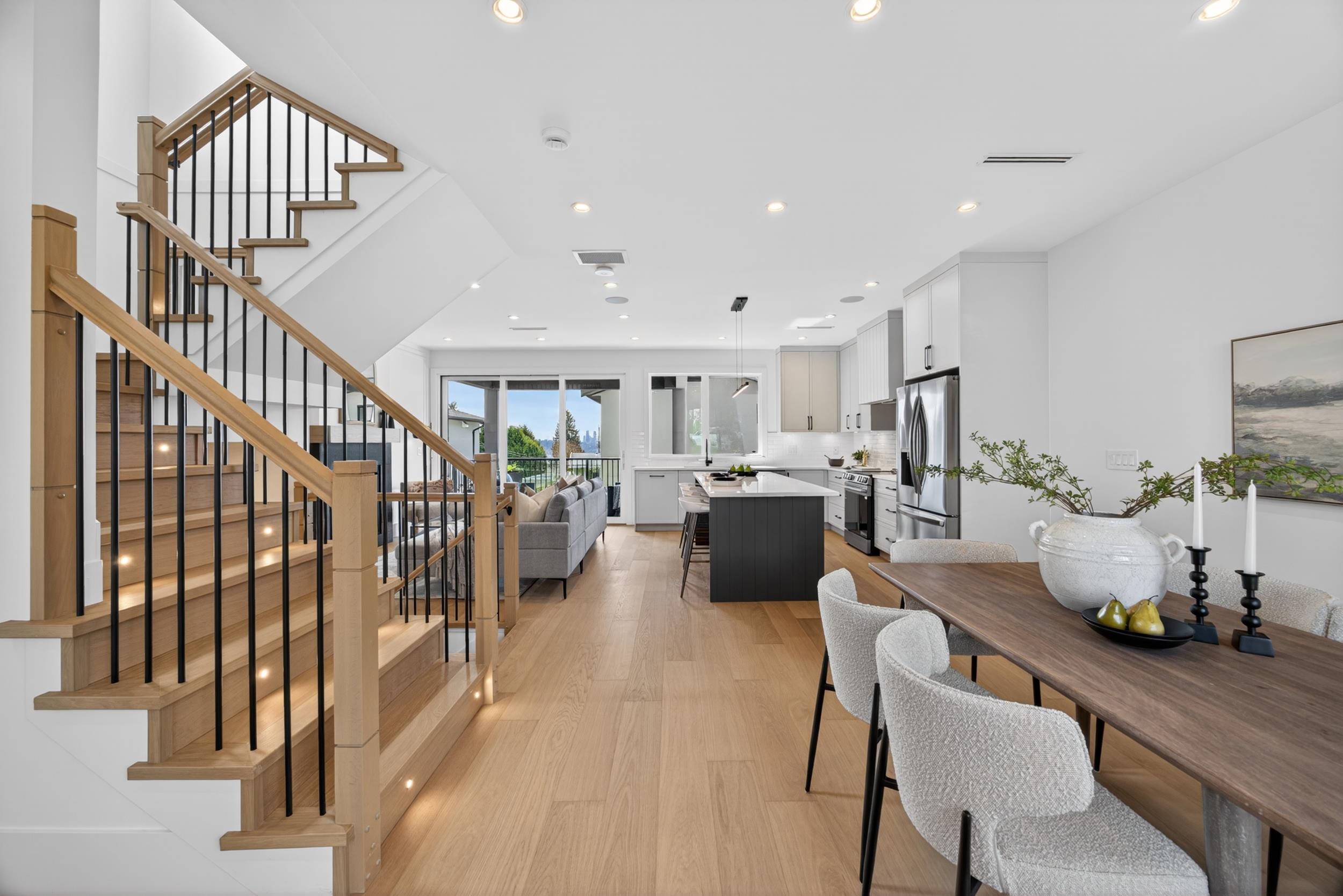 1152 Charland Avenue, Coquitlam, BC, V3K 3L1