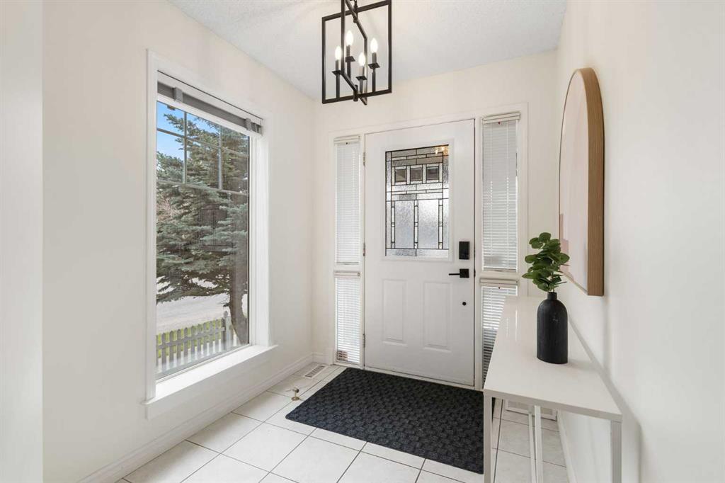 Additional image 4 of 66 Inverness Close SE, Calgary, AB, T2Z 2X7