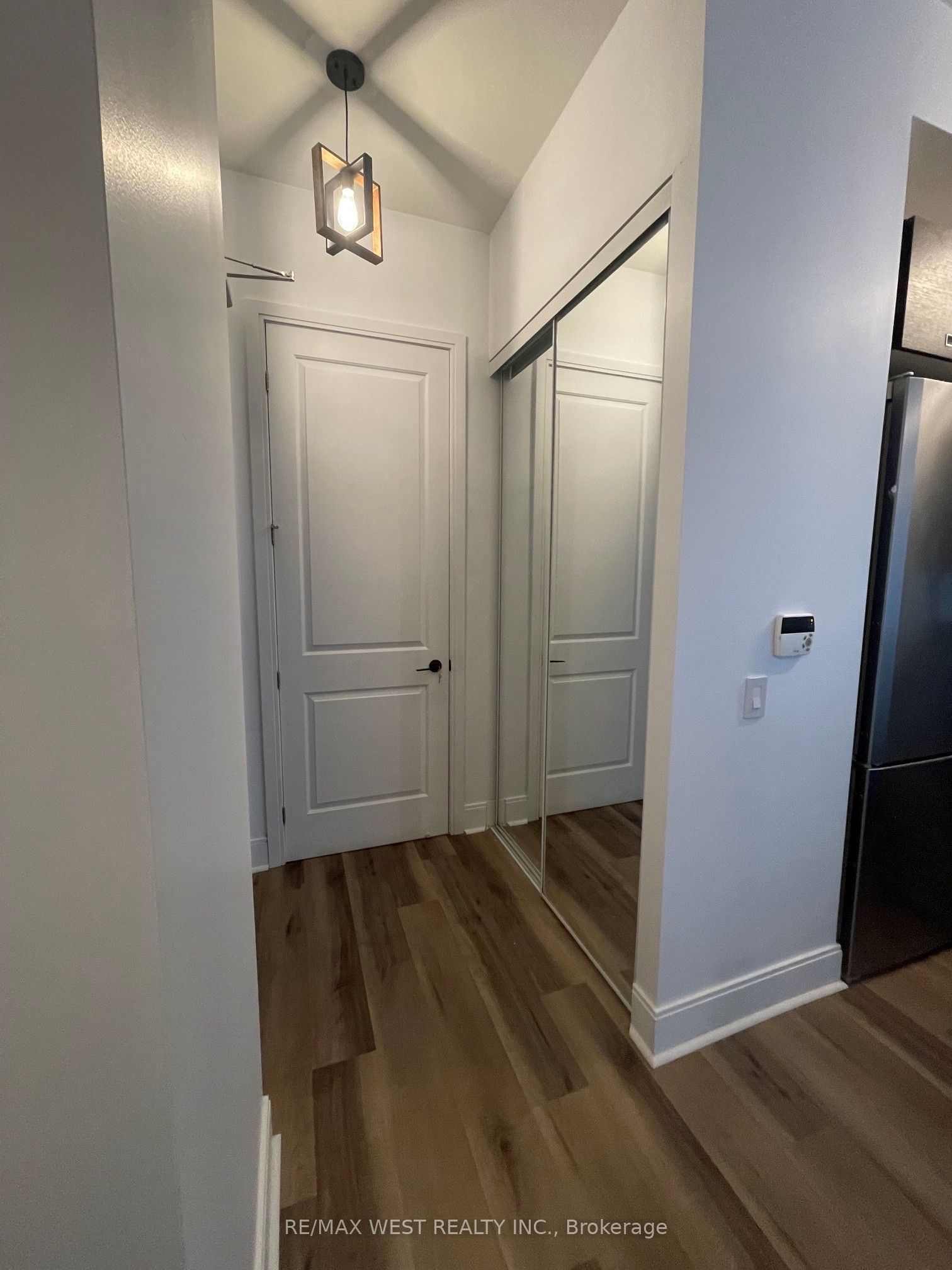 Additional image 2 of 1004-21 Balmuto Street, Toronto, ON, M4Y 1W4
