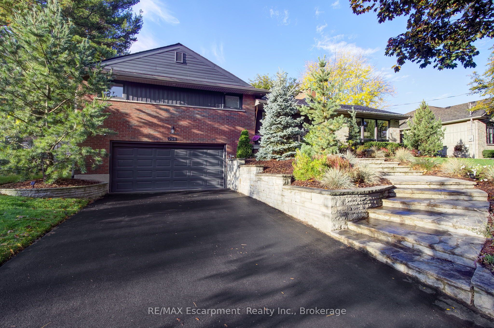 794 Falcon Boulevard, Burlington, ON, L7T 3B3 photo 2