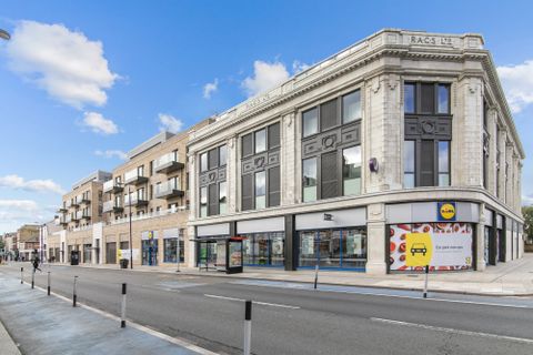 9 Raffles Court, 206 Upper Tooting Road SW17