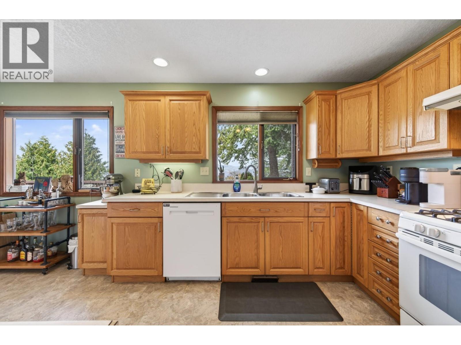 Additional image 5 of 680 Fleming Drive, Kamloops, BC, V1S1B3