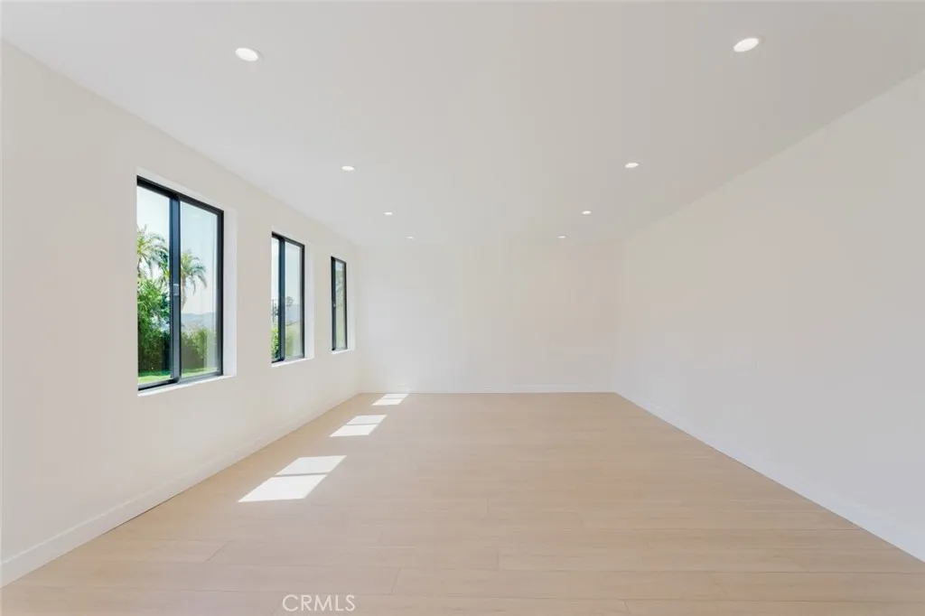 Additional image 136 of 941 Sherlock Drive, Burbank, CA 91501