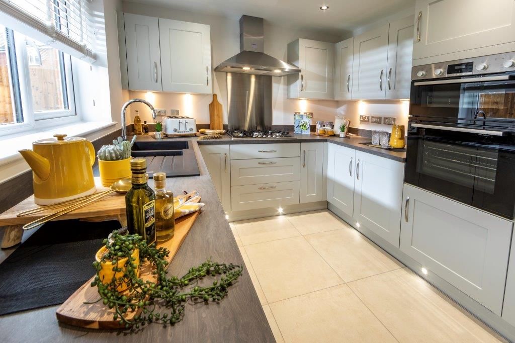 3 bed detached house for saleNew Brighton CH7 photo 2