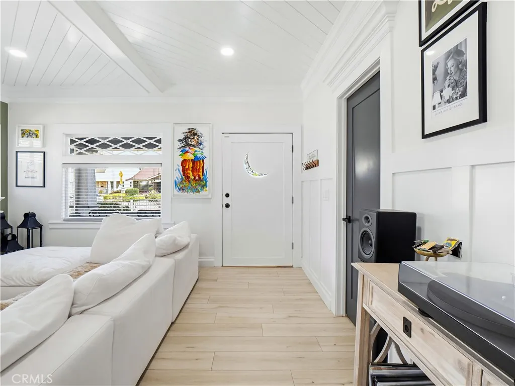 Additional image 4 of 2330 W 29th Place, Los Angeles, CA 90018