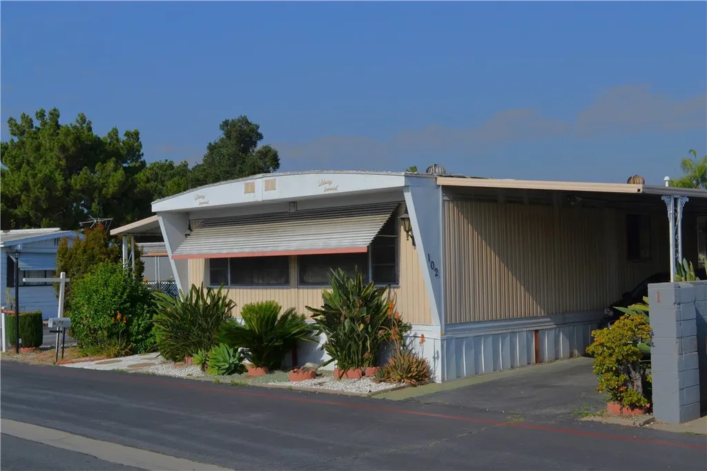 Additional image 3 of 1630 S Barranca Avenue Unit 102, Glendora, CA 91740