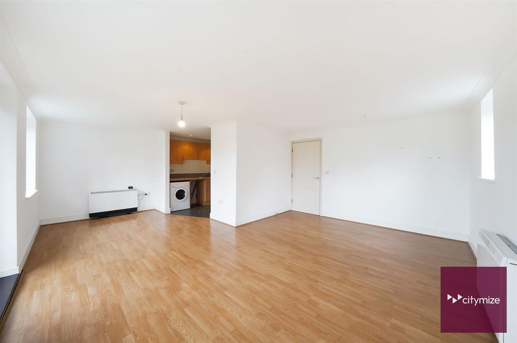 Additional image 8 of 2 bed flat for saleLondon Road, Romford RM7