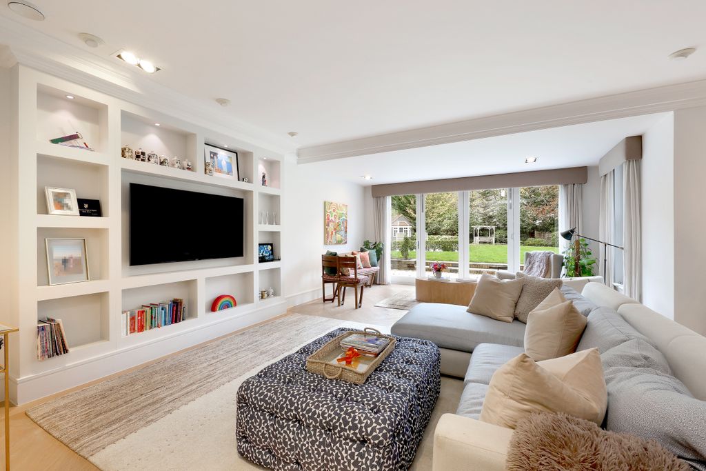 Additional image 7 of 7 bed property for saleBagshot Road, Ascot, Surrey SL5