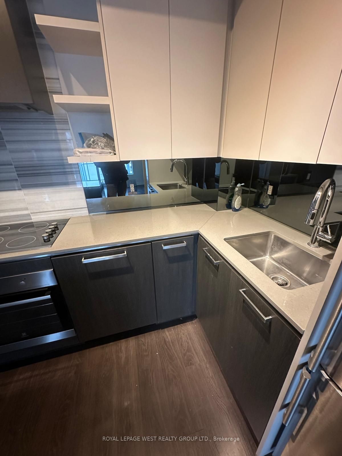 Additional image 3 of 402-1830 Bloor St. W Street E, Toronto, ON, M6P 0A2