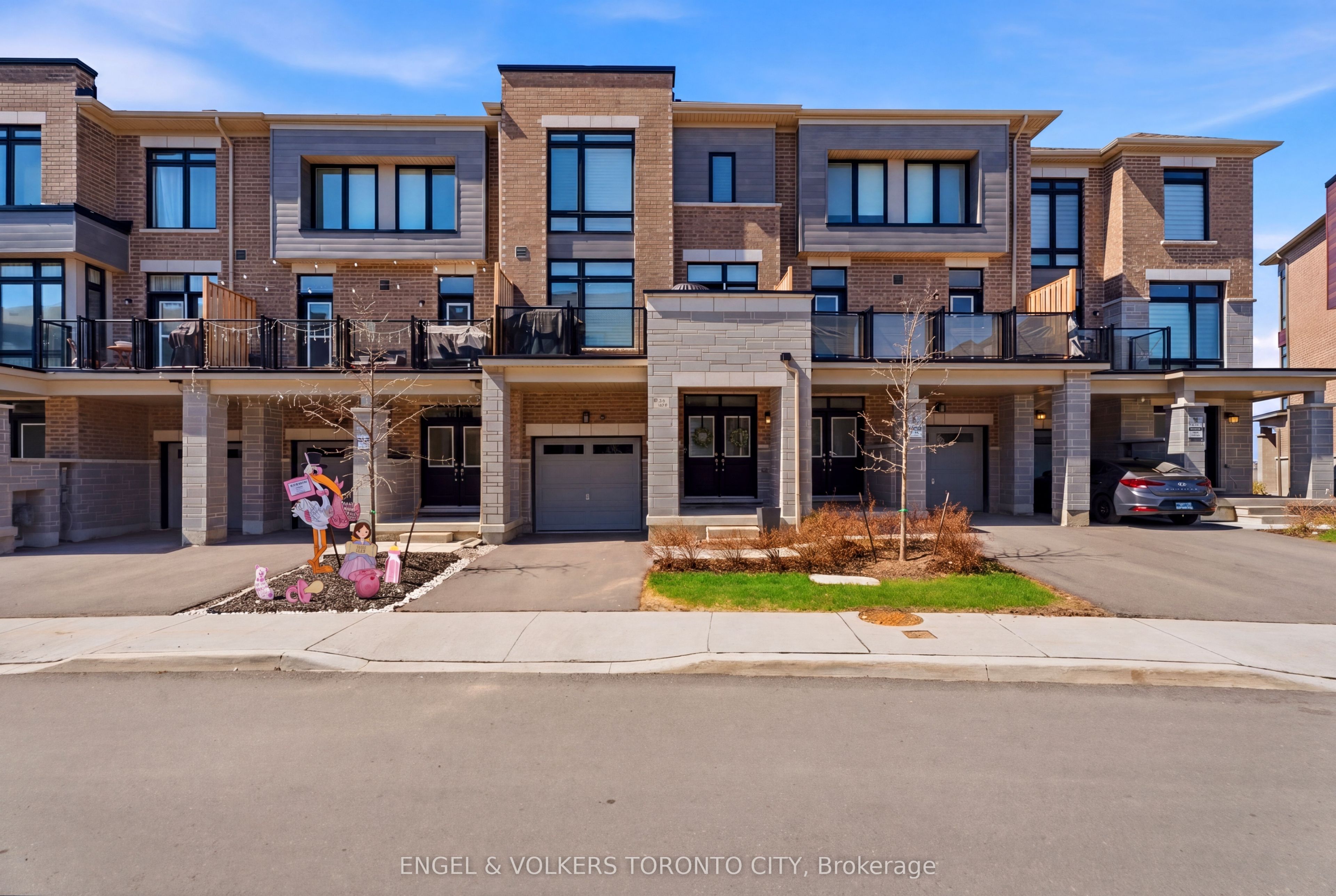 43 Holyrood Crescent, Vaughan, ON, L4H 5G2
