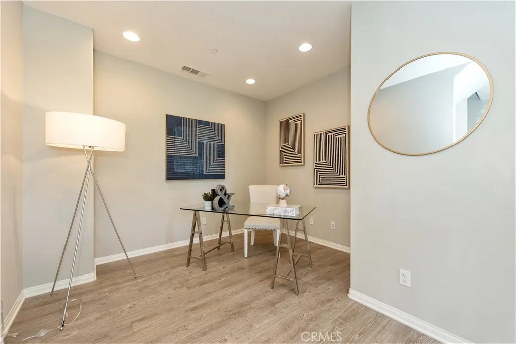 Additional image 19 of 68 Origin, Irvine, CA 92618
